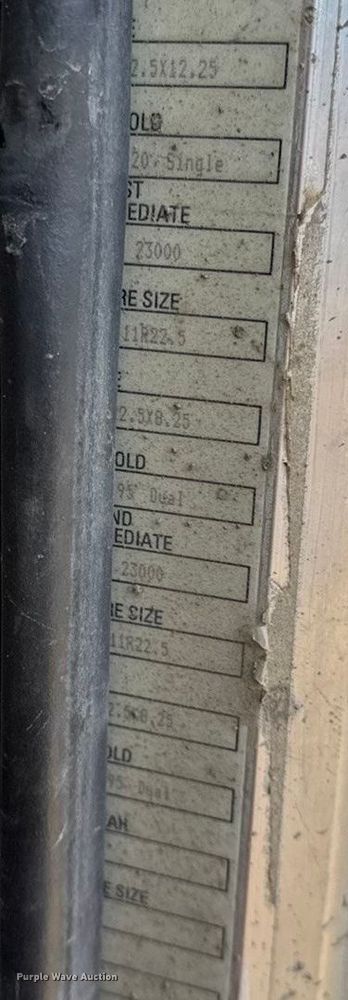 image for item EC4532 2006 Peterbilt 335 water truck