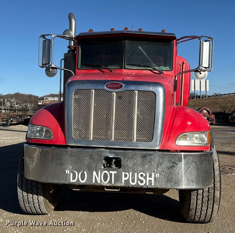 image for item EC4533 2007 Peterbilt 335 water truck