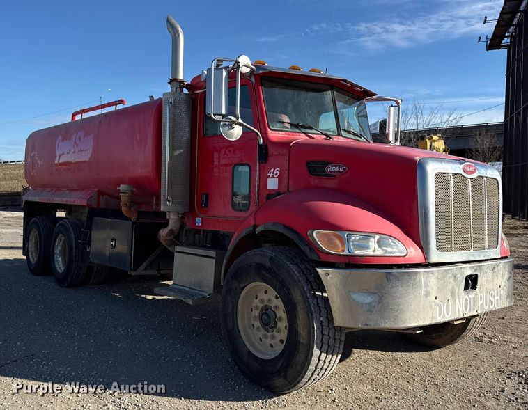 image for item EC4533 2007 Peterbilt 335 water truck