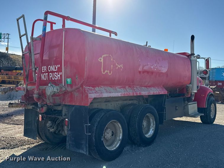 image for item EC4533 2007 Peterbilt 335 water truck