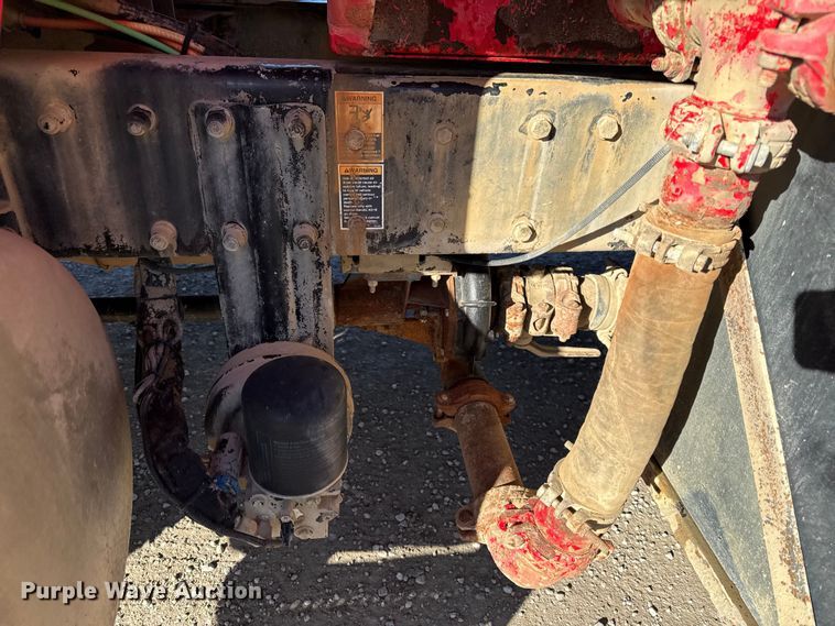 image for item EC4533 2007 Peterbilt 335 water truck