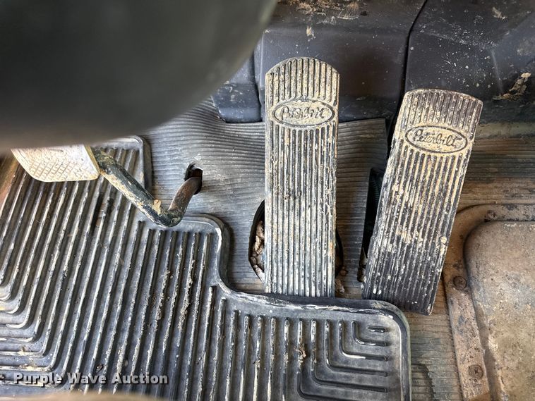 image for item EC4533 2007 Peterbilt 335 water truck