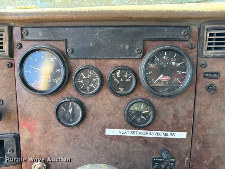 image for item EC4533 2007 Peterbilt 335 water truck