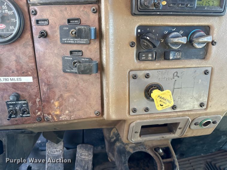 image for item EC4533 2007 Peterbilt 335 water truck