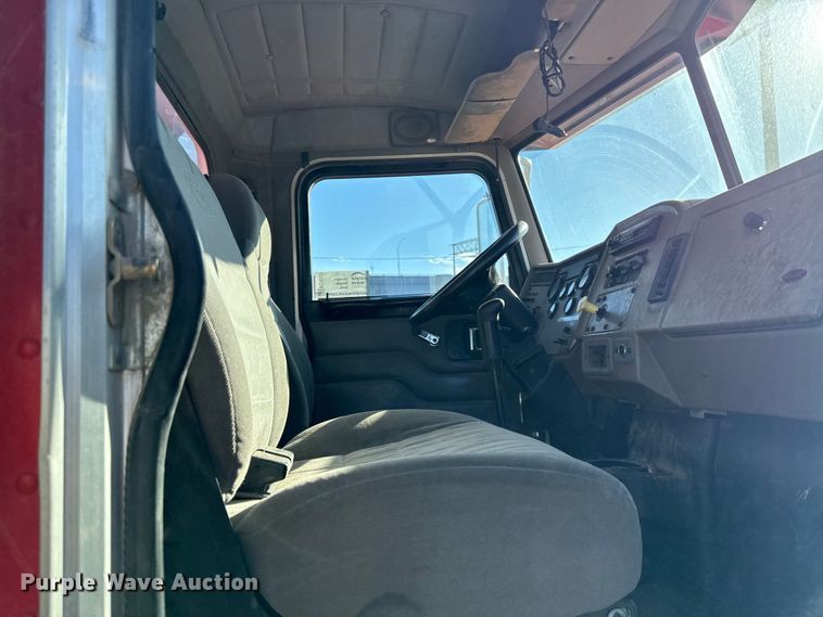 image for item EC4533 2007 Peterbilt 335 water truck