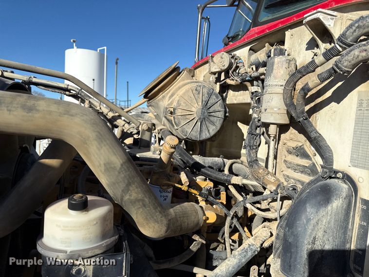 image for item EC4533 2007 Peterbilt 335 water truck