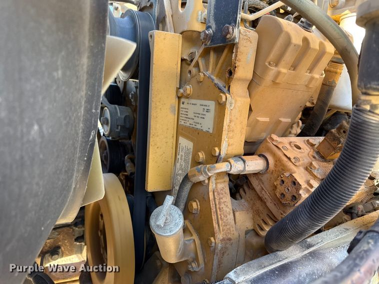 image for item EC4533 2007 Peterbilt 335 water truck