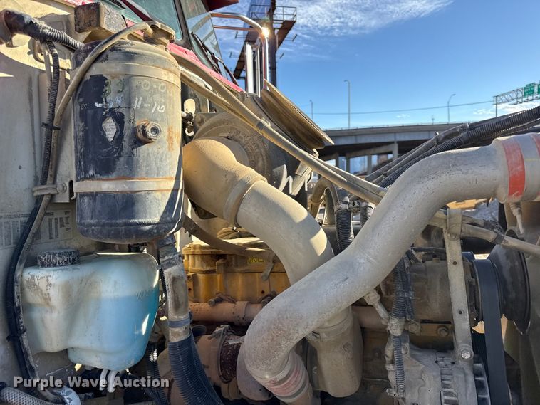 image for item EC4533 2007 Peterbilt 335 water truck