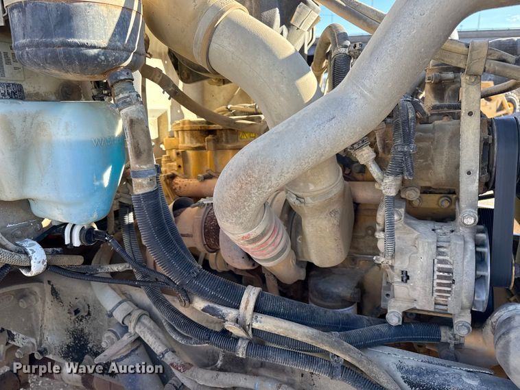 image for item EC4533 2007 Peterbilt 335 water truck