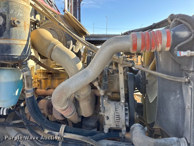 image for item EC4533 2007 Peterbilt 335 water truck