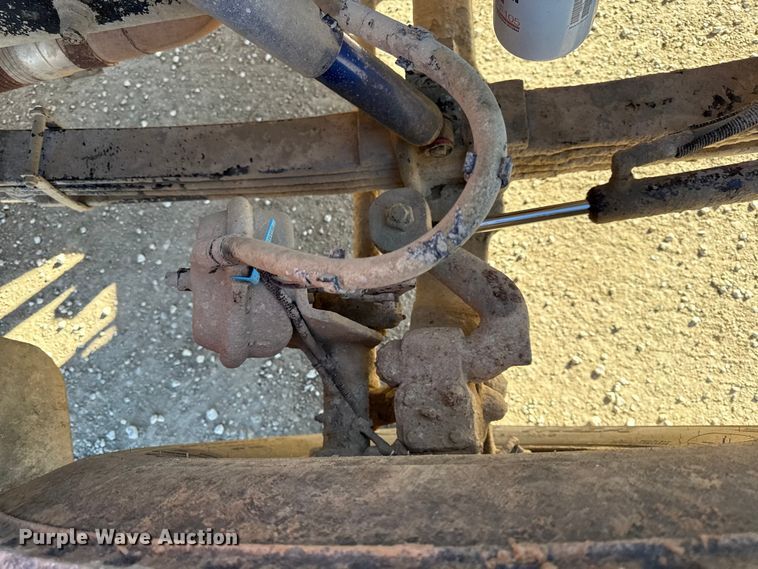 image for item EC4533 2007 Peterbilt 335 water truck