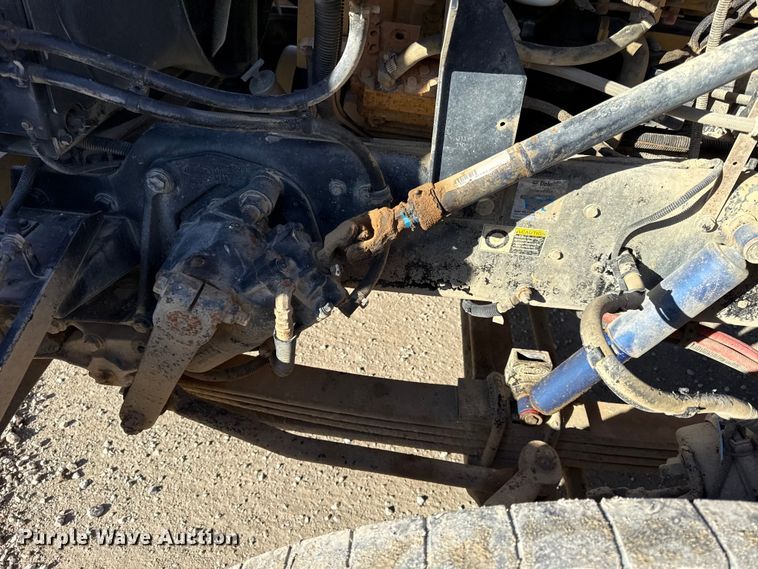 image for item EC4533 2007 Peterbilt 335 water truck