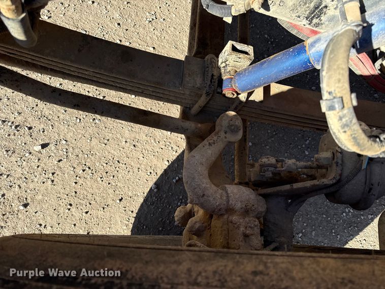 image for item EC4533 2007 Peterbilt 335 water truck