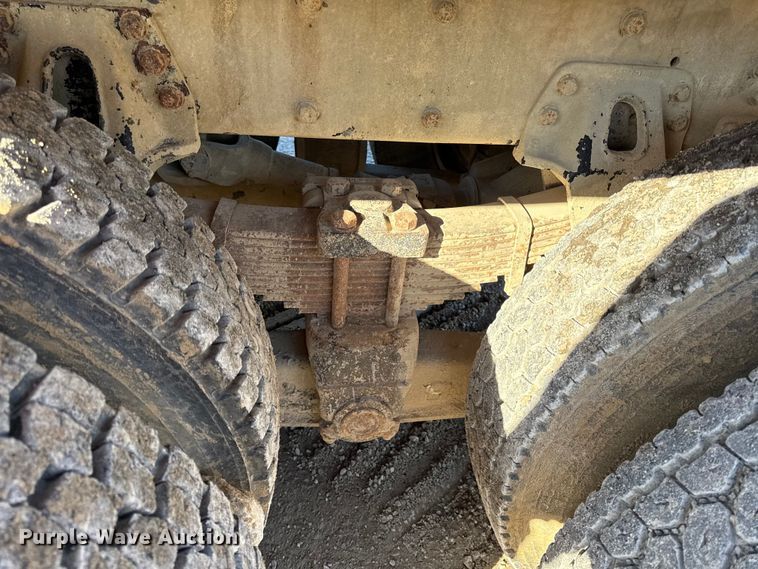 image for item EC4533 2007 Peterbilt 335 water truck