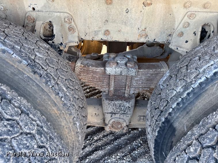 image for item EC4533 2007 Peterbilt 335 water truck