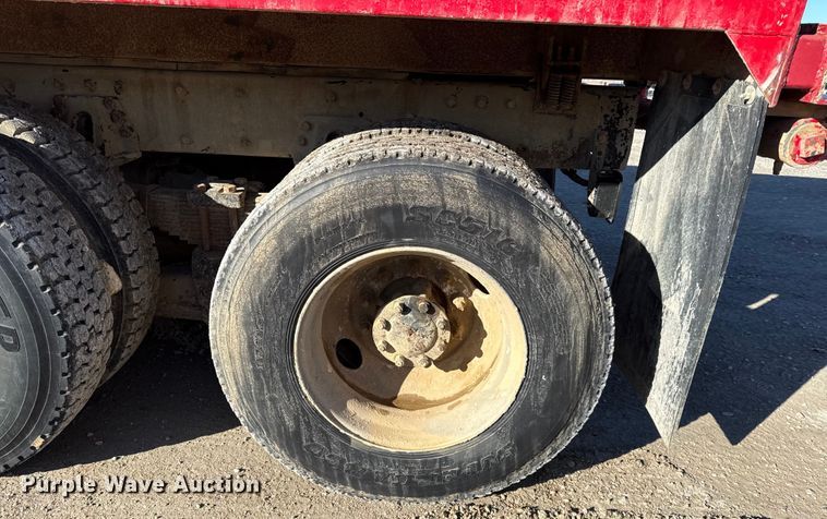 image for item EC4533 2007 Peterbilt 335 water truck