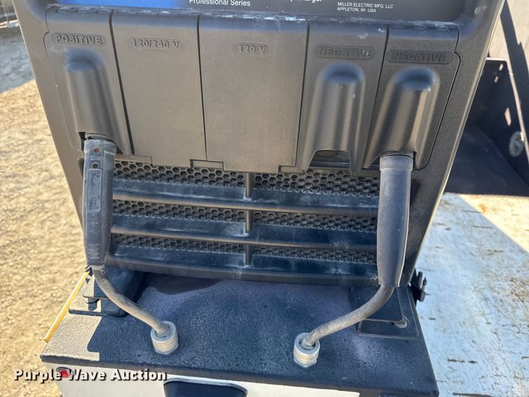 image for item EC4536 2015 RAM 5500 utility / service truck