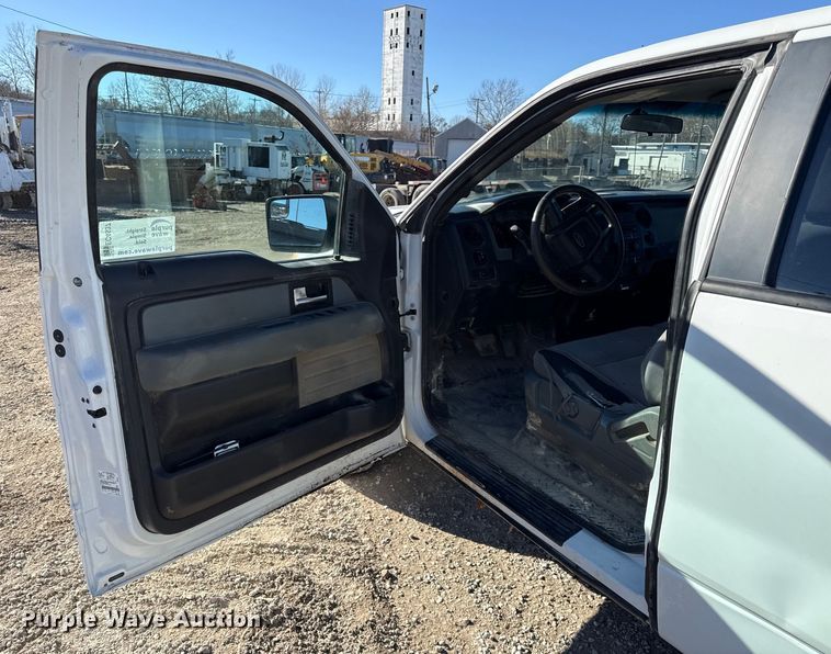 image for item EC4537 2013 Ford F150 Ext. Cab pickup truck