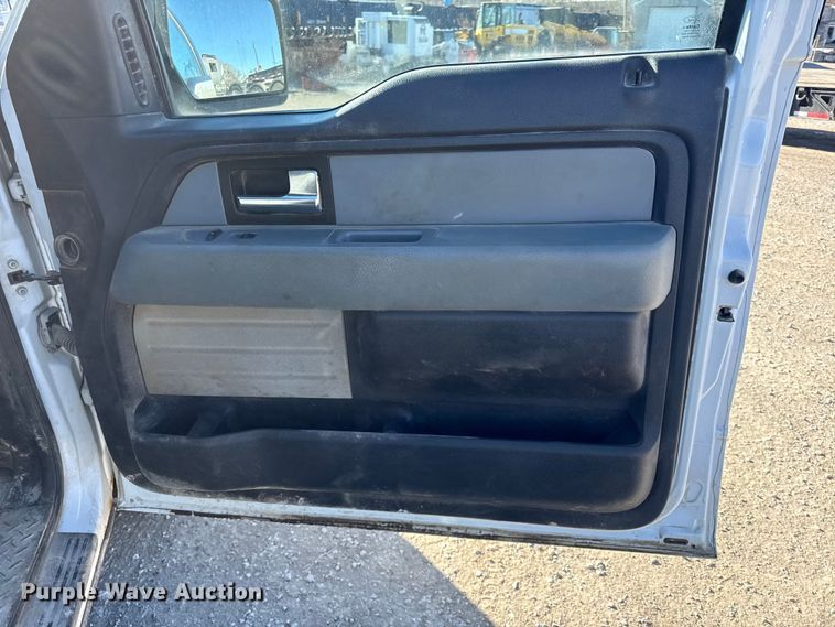 image for item EC4537 2013 Ford F150 Ext. Cab pickup truck