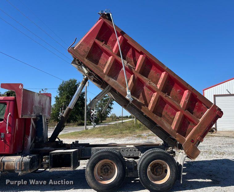 image for item ED2304 2000 International 4900 dump truck