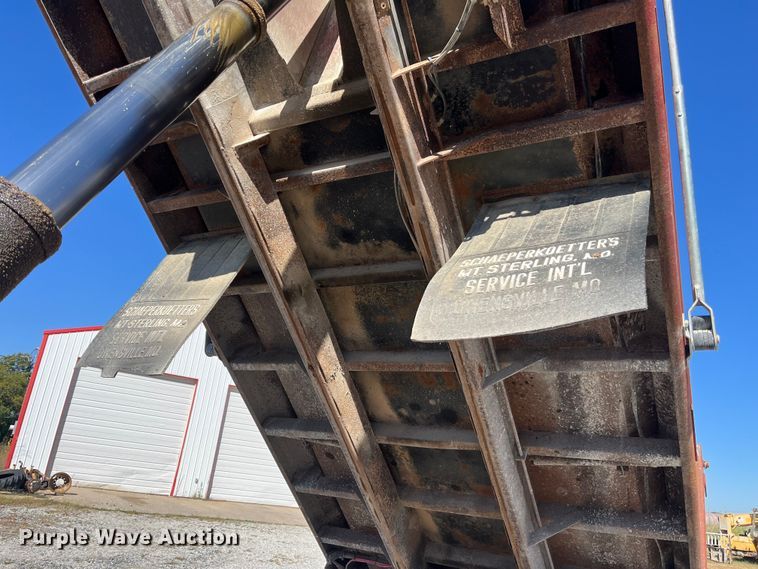 image for item ED2304 2000 International 4900 dump truck