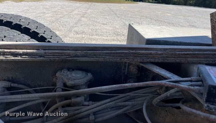 image for item ED2304 2000 International 4900 dump truck