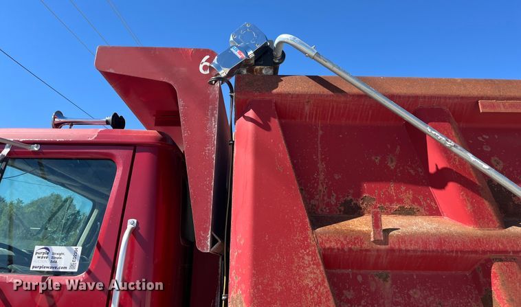 image for item ED2304 2000 International 4900 dump truck