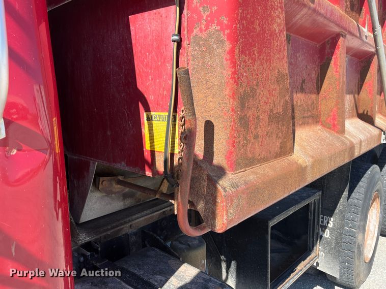 image for item ED2304 2000 International 4900 dump truck