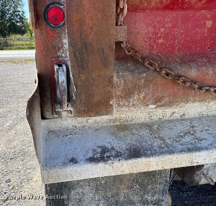 image for item ED2304 2000 International 4900 dump truck