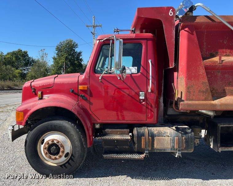 image for item ED2304 2000 International 4900 dump truck