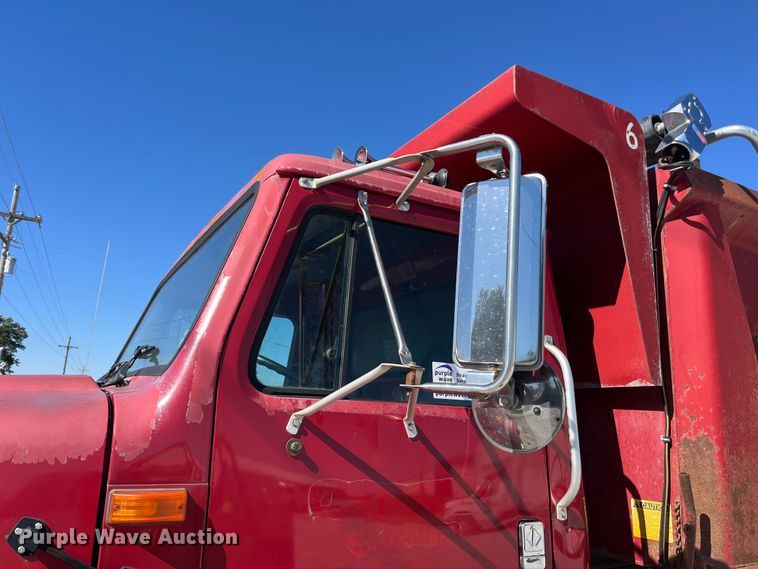 image for item ED2304 2000 International 4900 dump truck