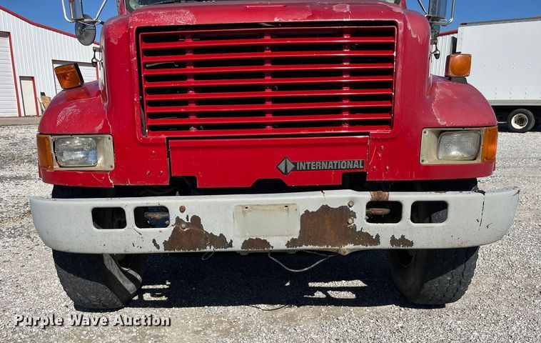 image for item ED2304 2000 International 4900 dump truck