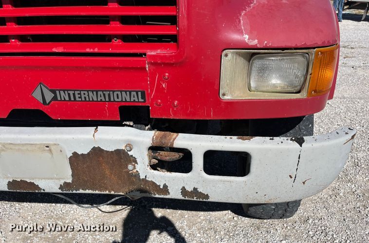 image for item ED2304 2000 International 4900 dump truck
