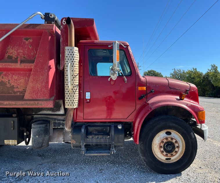 image for item ED2304 2000 International 4900 dump truck