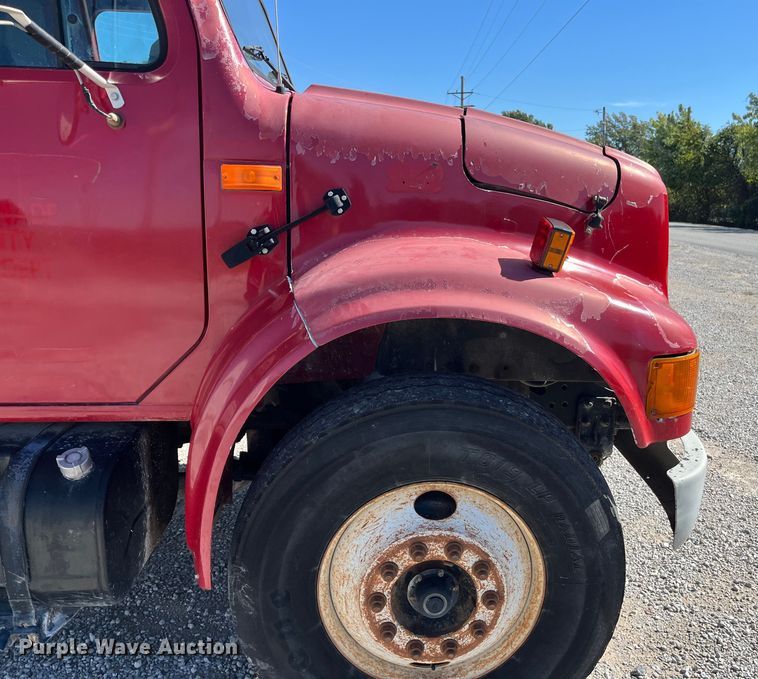 image for item ED2304 2000 International 4900 dump truck