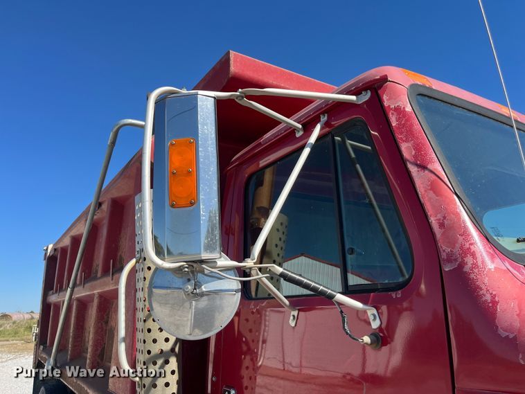 image for item ED2304 2000 International 4900 dump truck