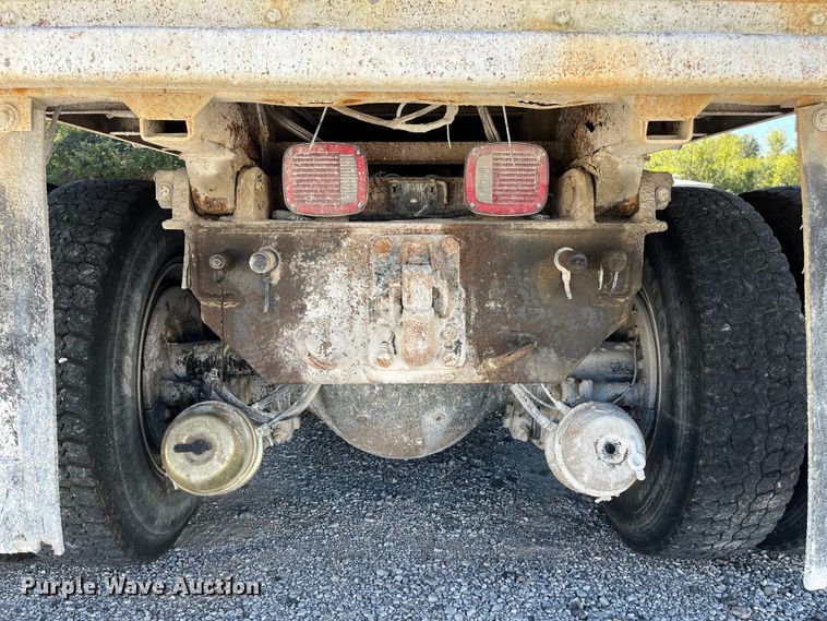 image for item ED2304 2000 International 4900 dump truck