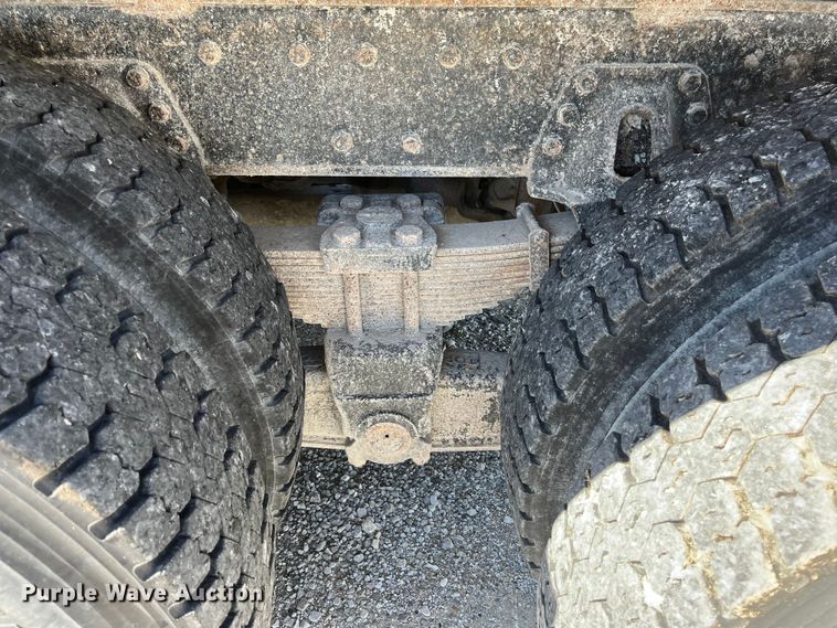 image for item ED2304 2000 International 4900 dump truck