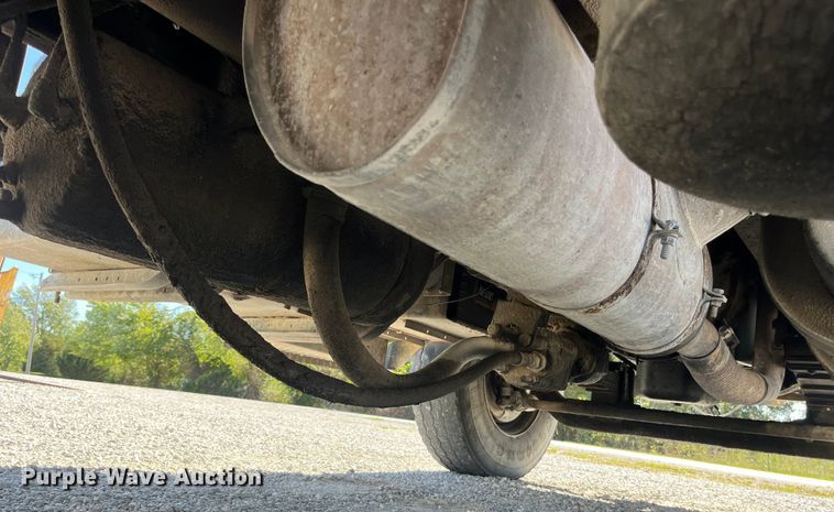 image for item ED2304 2000 International 4900 dump truck