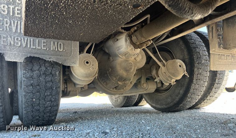 image for item ED2304 2000 International 4900 dump truck