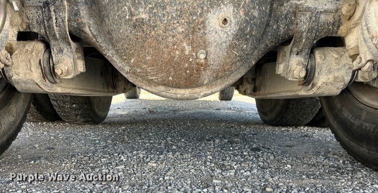 image for item ED2304 2000 International 4900 dump truck