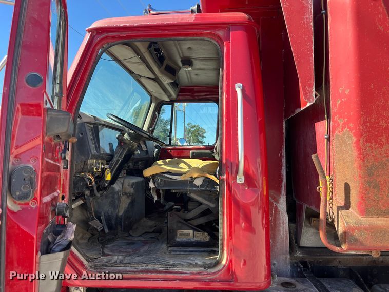 image for item ED2304 2000 International 4900 dump truck