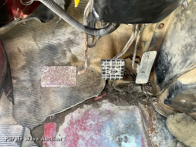 image for item ED2304 2000 International 4900 dump truck