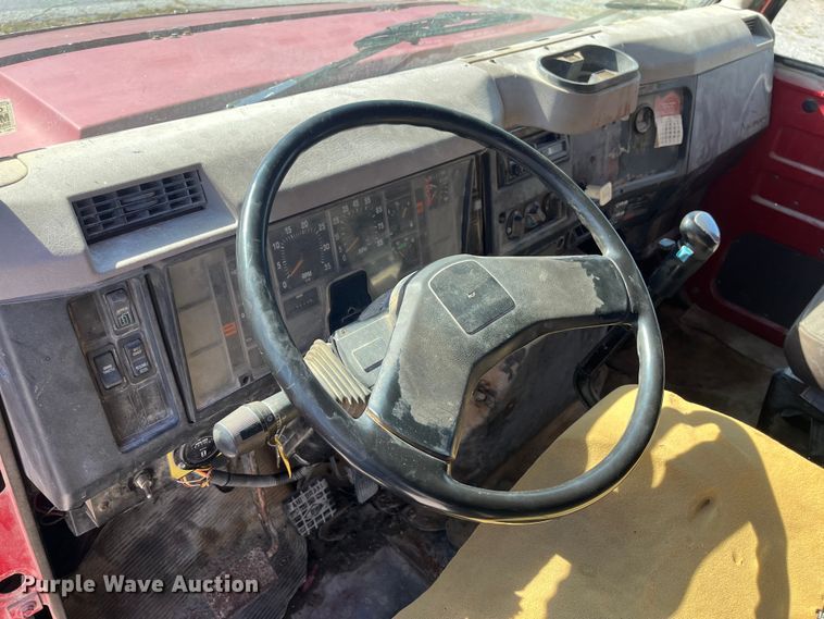 image for item ED2304 2000 International 4900 dump truck