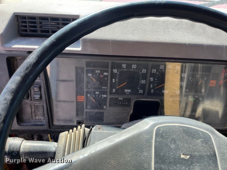 image for item ED2304 2000 International 4900 dump truck