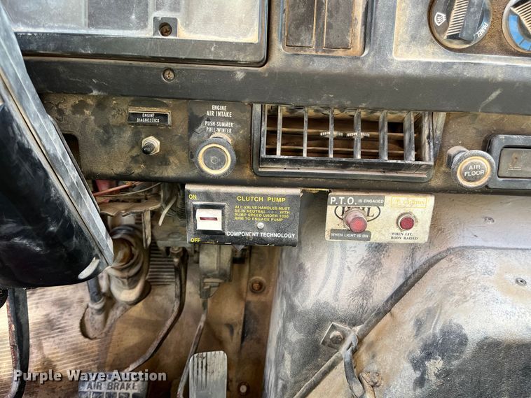 image for item ED2304 2000 International 4900 dump truck