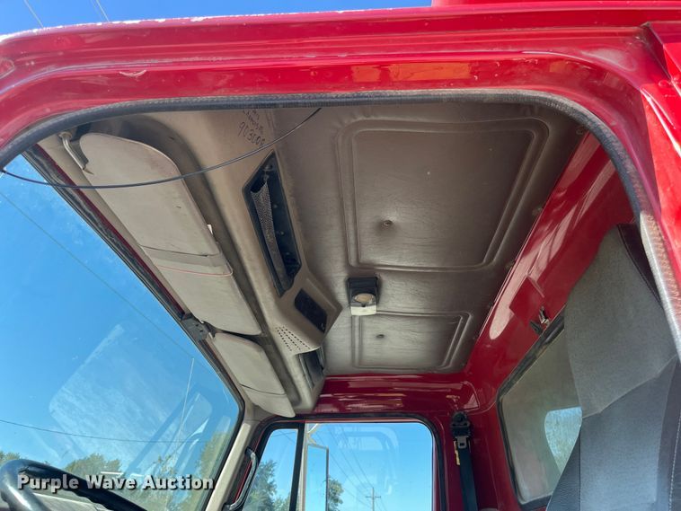 image for item ED2304 2000 International 4900 dump truck