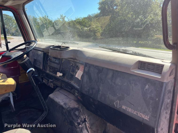 image for item ED2304 2000 International 4900 dump truck