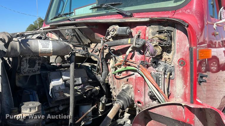 image for item ED2304 2000 International 4900 dump truck