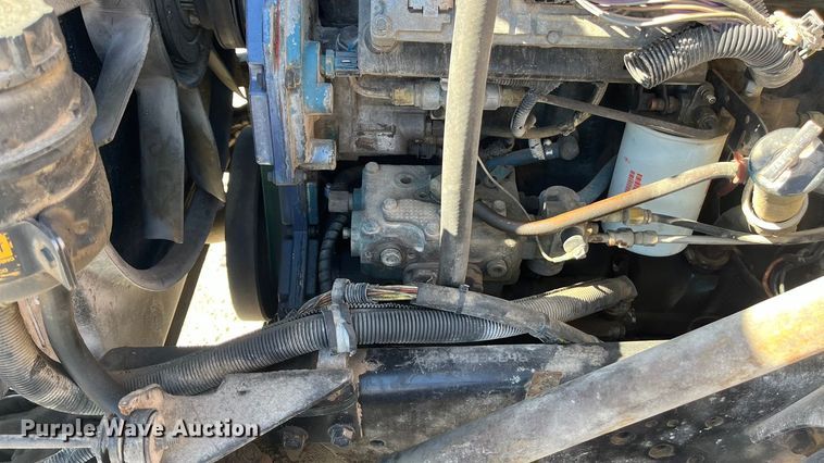 image for item ED2304 2000 International 4900 dump truck